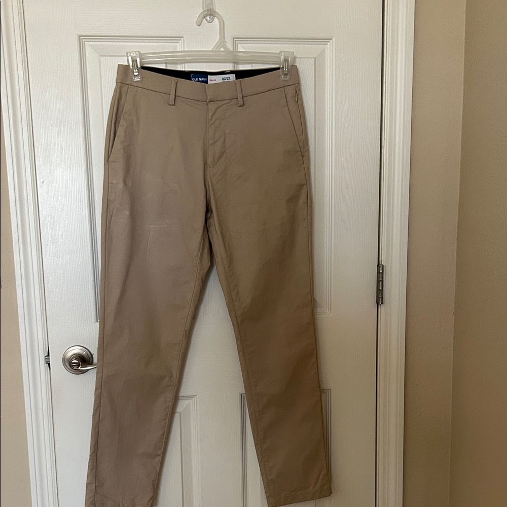 Old Navy Men's slim tech Khaki Chinos performance quick dry